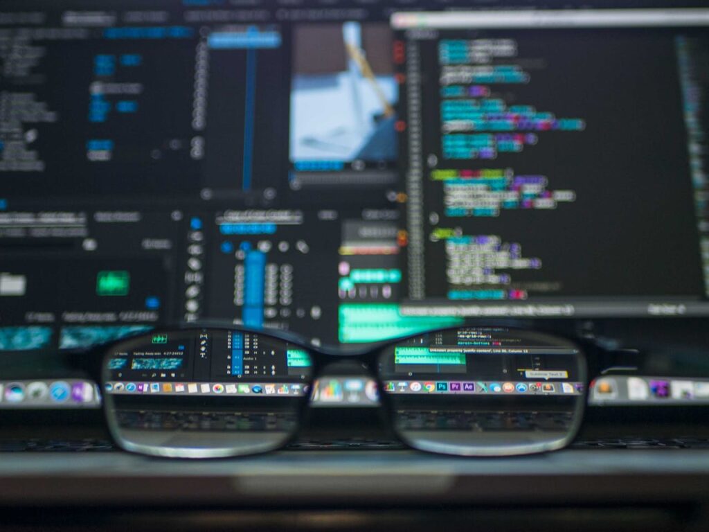 zipwp-image-577585 Data Codes through Eyeglasses